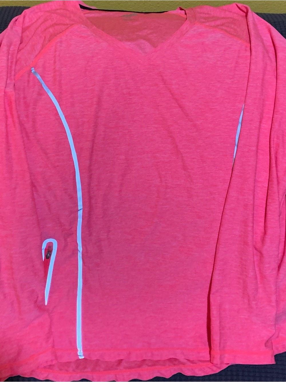 Women Avia Pink Long-sleeve V-neck Workout Shirt Sz. L